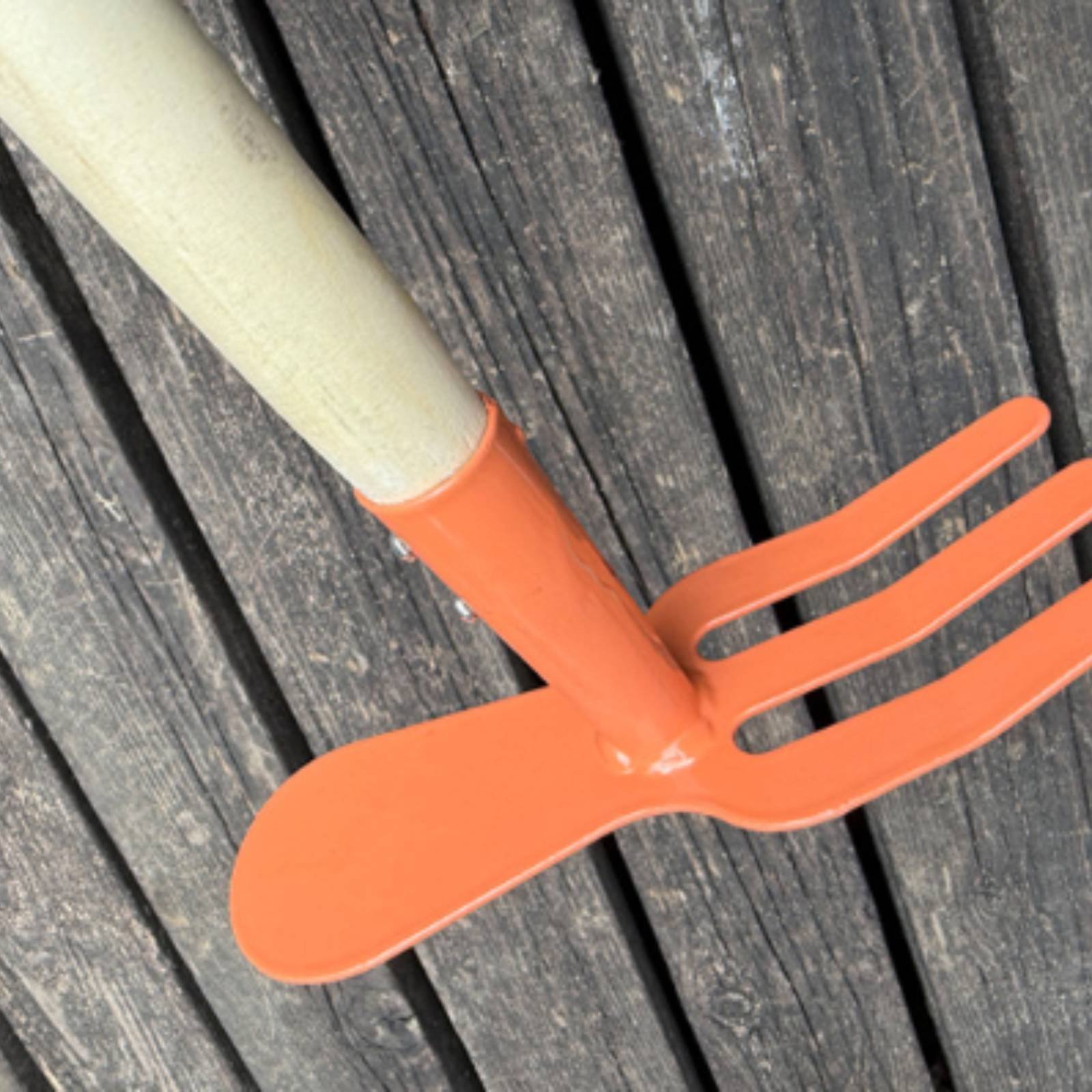 Outdoor Kid - 4 Pieces Kids Sand Shovel Set