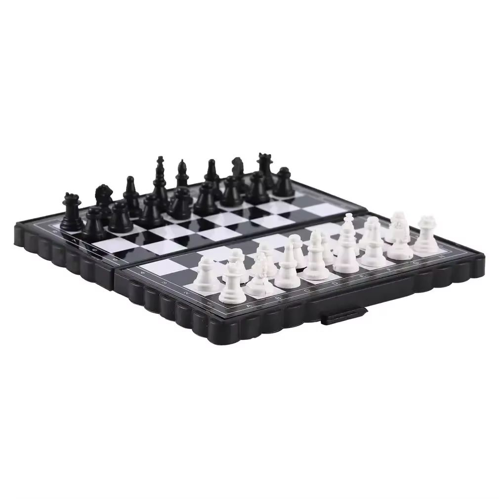 1Pc Mini Magnetic  Chess Set   - Kids Outdoor Activity Set recensione e prezzo