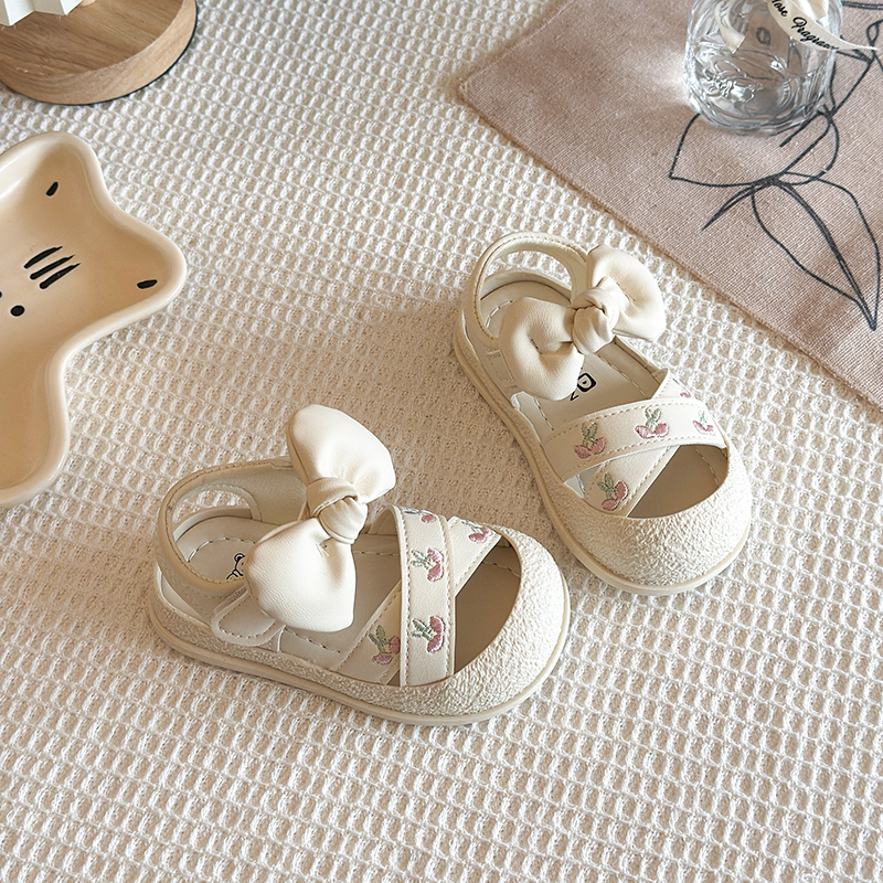 First Walker Kids Toes Capped  - Kids Outdoor Lounge Set recensione e prezzo